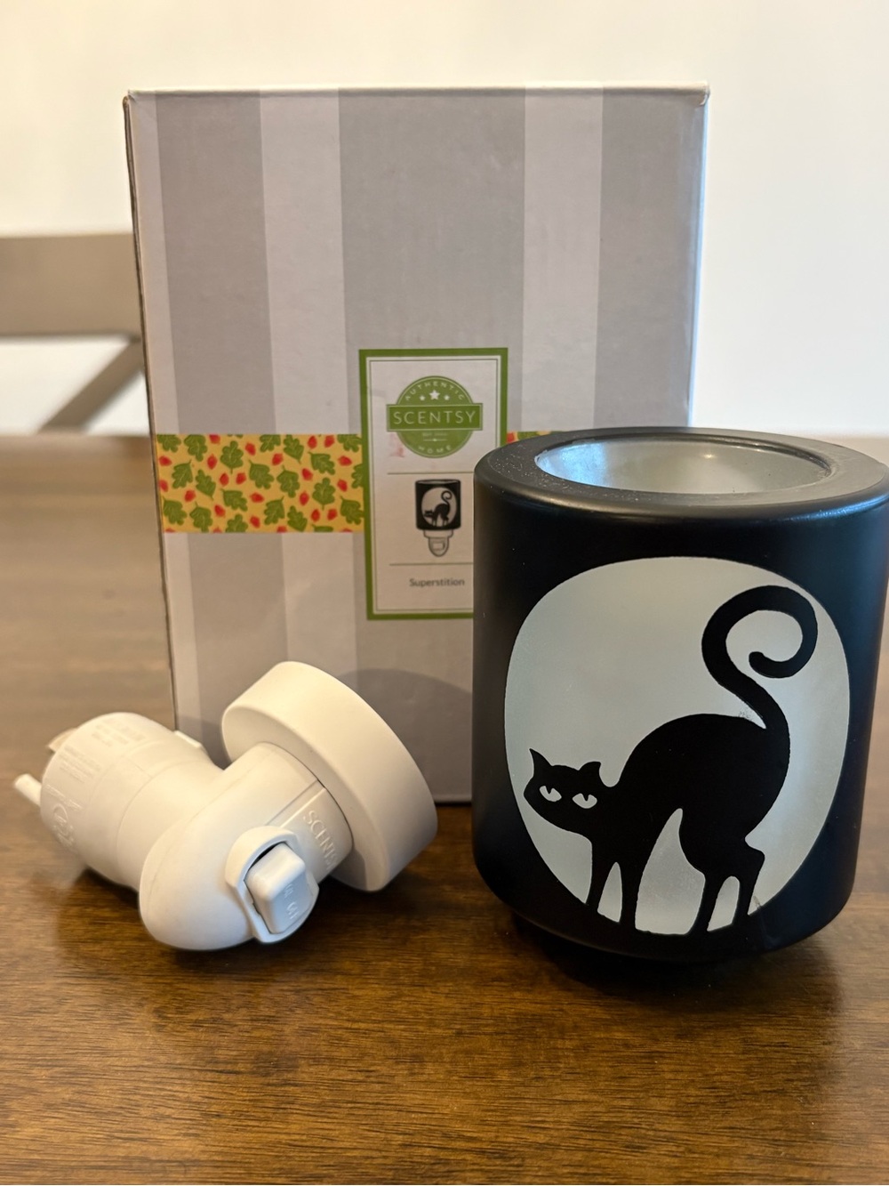 Retired Scentsy "Superstition" plug-in wax warmer, missing bulb